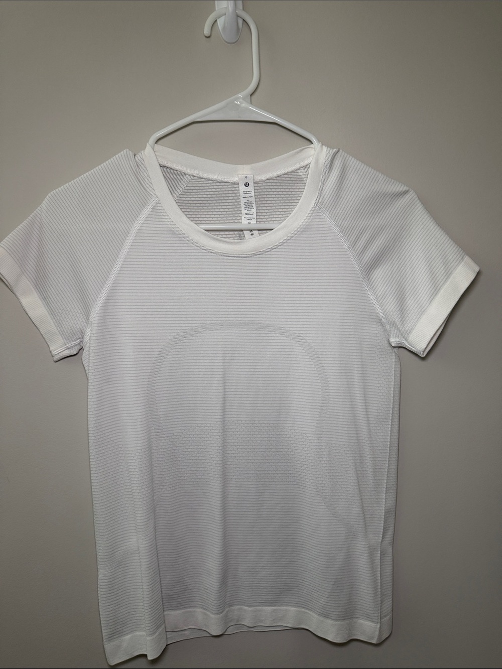 Lululemon Swiftly Tech Short Sleeve